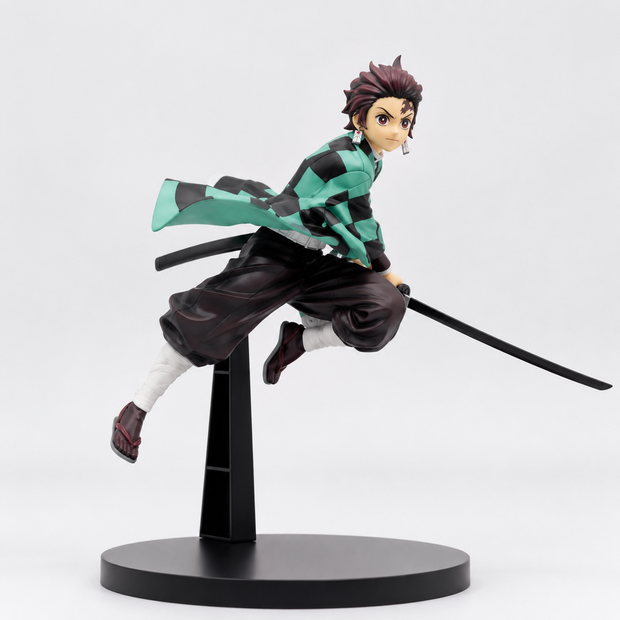 DEMON SLAYER TANJIRO KAMADO ACTION FIGURE